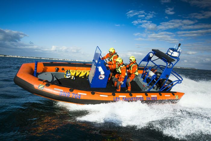 Lire la suite à propos de l’article Vendée : sept personnes étaient à bord du semi-rigide, un jeune de 17 ans toujours recherché le 15 juillet 2023 sur la côte de Brétignolles-sur-Mer.